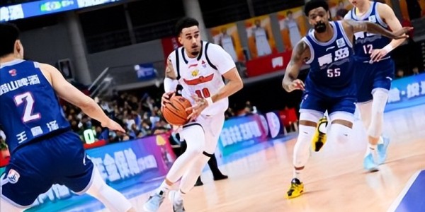 KOK体育-广东加时16分大逆转，麦考尔又香又臭，杜锋指导表态18岁内线新星